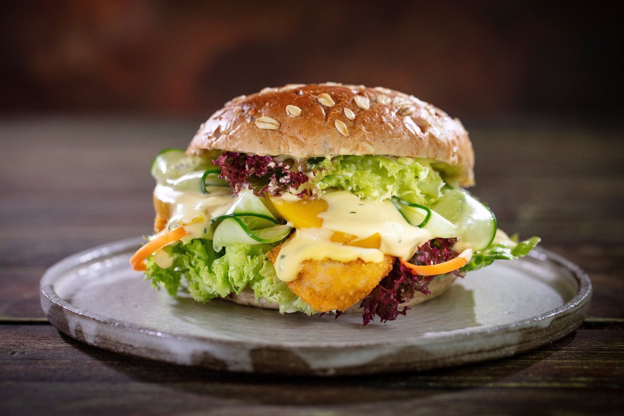 „NoChicken Nugget“ sumuštinis su salotomis ir veganišku majonezu – - Receptas