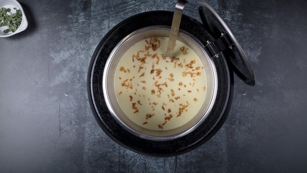 Selerijas un kartupeļu krēms ar kokosriekstu pienu un koriandra eļļu – - Recepte