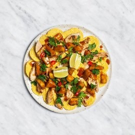 Nachod ja kana grillitud ananassi ja BBQ kastmega Nachod ja kana grillitud ananassi ja BBQ kastmega