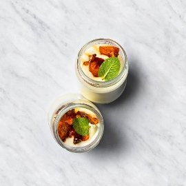Panna cotta karamelliseeritud bataaditükkidega Panna cotta karamelliseeritud bataaditükkidega