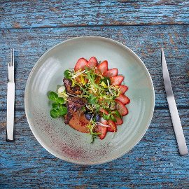 Salat grillitud maksa ja maasikavinegretiga Salat grillitud maksa ja maasikavinegretiga