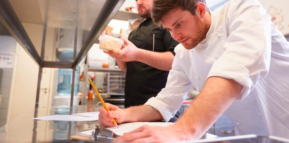 Kaip paruošti pasiūlymą įmonės Kalėdų vakarėliui