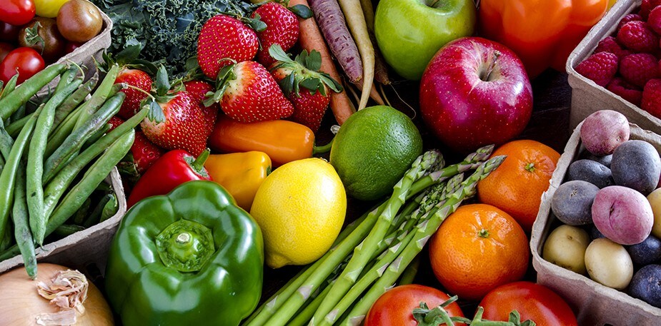 Sezonas ceļvedis vasaras dārzeņu un augļu pasaulē. Atklājiet piecas vasaras aktualitātes, kurām jābūt jūsu ēdienkartē!